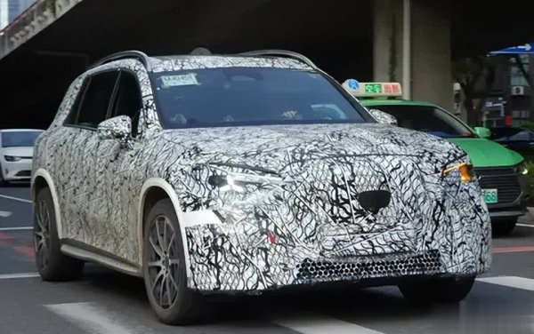 富邦速配 国产全新奔驰GLC EV谍照曝光，加长版更合国人胃口